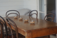 Oneroa Beachfront Cottage Beach  Dining Table